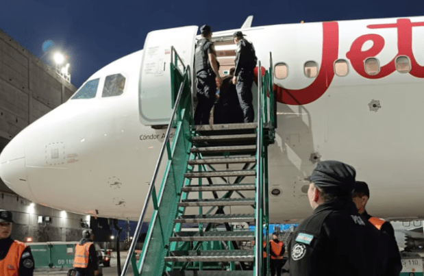 La Policía de Seguridad Aeroportuaria detectó a un extranjero con documentación irregular y fue devuelto a su&nbsp;país