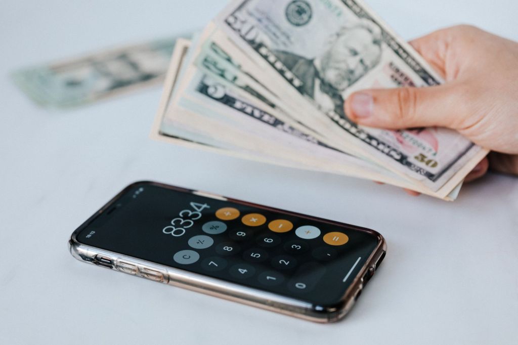 Mercado de cambios: dólar oficial en $1530 y blue en $1545
